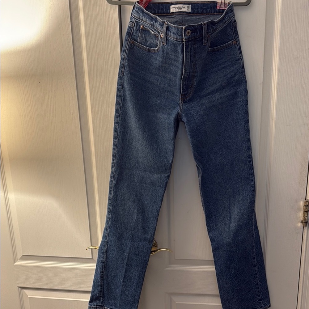 Abercrombie & Fitch The 90’s Straight Ultra High Rise Classic Blue Jeans size 26